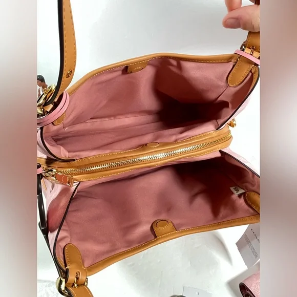 NWT！COACH Erin Shoulder Bag In Signature Canvas With Charms - Picture 7 of 8